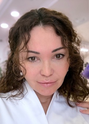 Елена из Новосибирска 48 лет