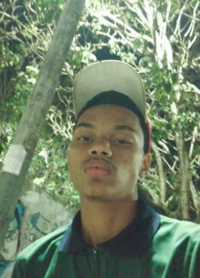 Adriano из Vila Velha 18 лет