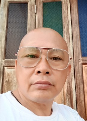 กนก, 57, ราชอาณาจักรไทย, กรุงเทพมหานคร