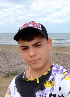 Максим, 18, Россия, Армавир
