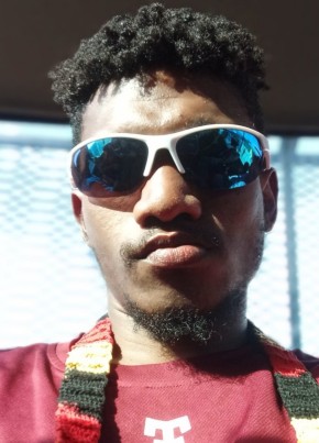 Liam, 19, Papua New Guinea, Port Moresby