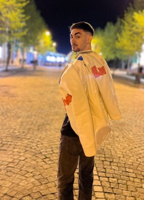 Mario Vasilica, 21, Romania, Iași