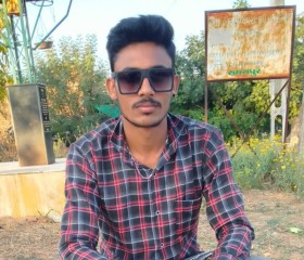 Chauhan Yogendra, 20 лет, Pālanpur
