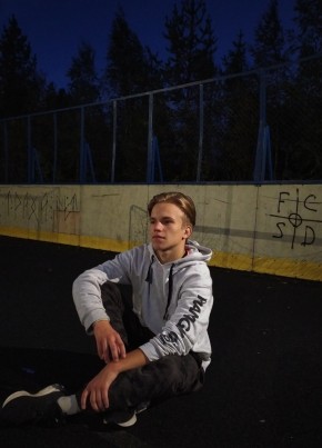 Кирилл из Петрозаводска 22 года