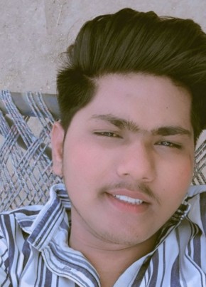 Vijay Joshi, 18, India, Surat