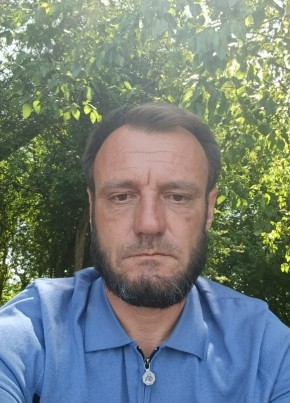 Руслан из Грозныя 46 лет