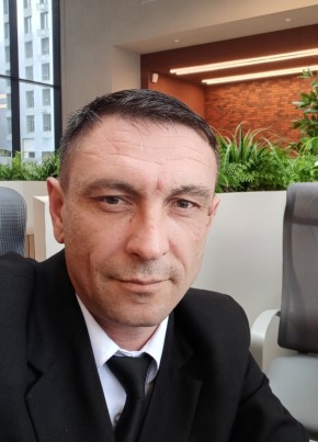 Дмитрий из Москвы 42 года