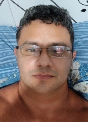 Menezes из Manáos 46 лет