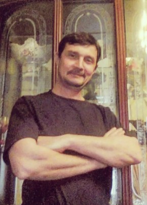 Zoxid Davirov, 52, Repubblica Italiana, Roma