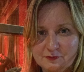 Daria, 48, Paris