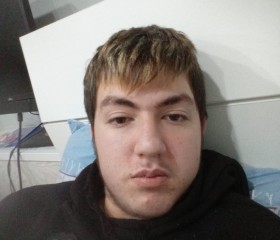 Agostino, 18, Monterusciello