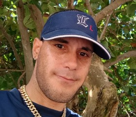 Gabriel, 39, San Juan