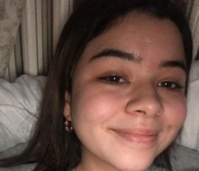 Kate Vivian, 23, Sao Paulo