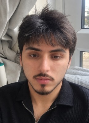 Abdul из Bicester 18 лет