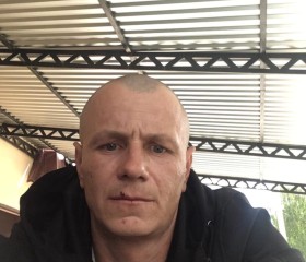 Yura Polyakov, 40, Zhukovka