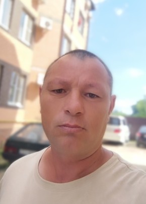 Максим из Железноводска 18 лет