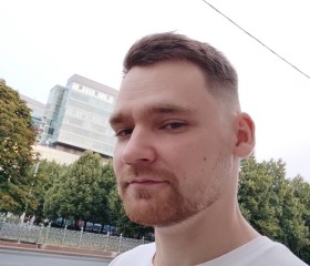 Jolly Roger, 37, Bishkek