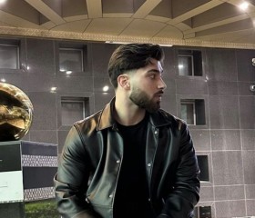 Wanis Almismareu, 18, Dubai