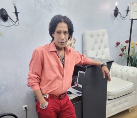 Maykl May, 46, Cairo