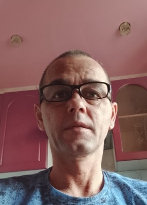 Дмитрий из Карпинска 45 лет