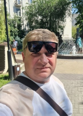 Максим из Երեվան 43 года