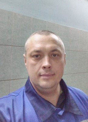Андрей из Саратова 46 лет