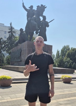 Андрей из Батайска 33 года