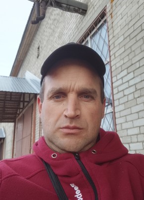 Sergey, 40, Russia, Velsk