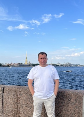 Антон из Адлера 49 лет