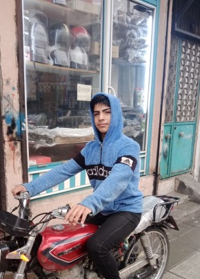 Ahmet, 18, Türkiye Cumhuriyeti, Esenyurt