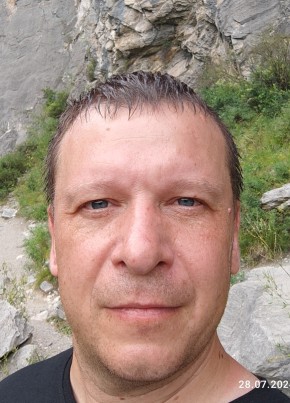 Евгений из Таврическое 42 года
