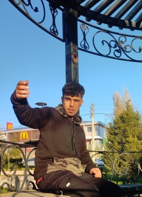 Ramiz, 18, Türkiye Cumhuriyeti, Ankara
