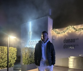 Serhii, 26, Vienna