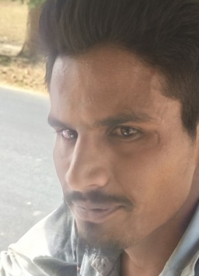 Ashwani Kumar, 25, India, Rāe Bareli