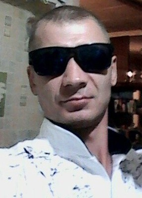Денис, 39, Россия, Кировград