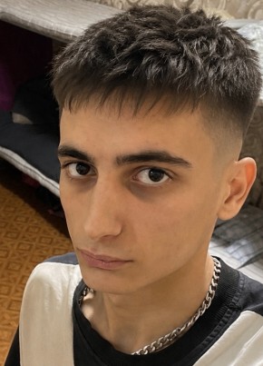 Timur из 栃尾本町 19 лет