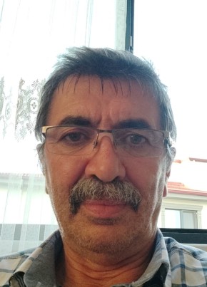 Kaya Altın, 56, Türkiye Cumhuriyeti, İstanbul