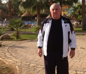 Олег, 69 лет, Волгоград