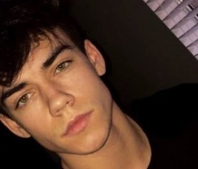 Connor, 18, Waterlooville
