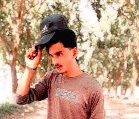Aryan, 19, Kanganpur