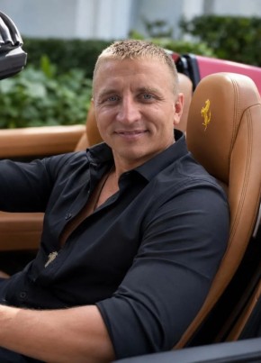 Артем из Адлера 37 лет