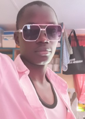 Griffin Geofrey из Nairobi 19 лет