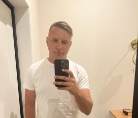 Igor, 44, Moscow