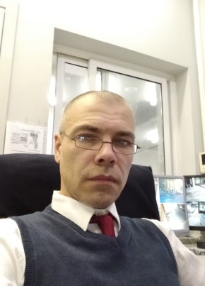 Юрий Коллин из Луги 52 года