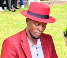 Bravin maks, 25, Nairobi