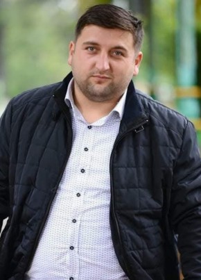 Akaki из თბილისი 31 год