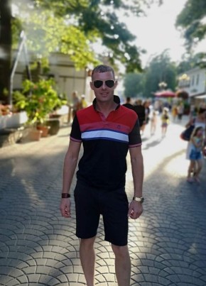 Илья, 39, Россия, Псков
