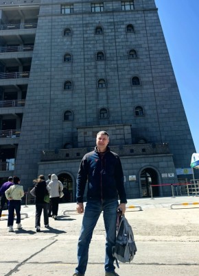 Александр из Владивостока 53 года