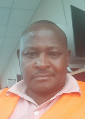 Joo из Nairobi 47 лет