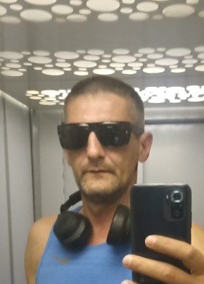 Илья из Краснообска 44 года